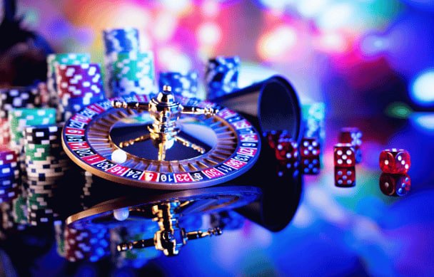 Filipino player browsing spin ph casino promotions on a mobile phone